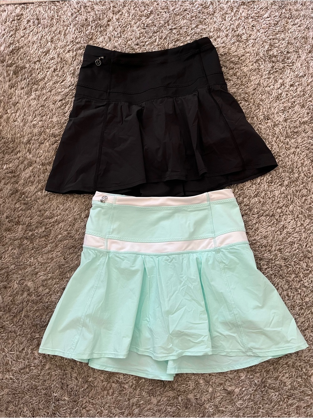 Lululemon Hot Hitter Pleated Skirts in Mint Blue & Black Women's Size 2